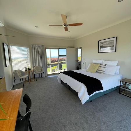 Views To Unwind - Self Contained Unit W/King Bed 호텔 루아카카 외부 사진